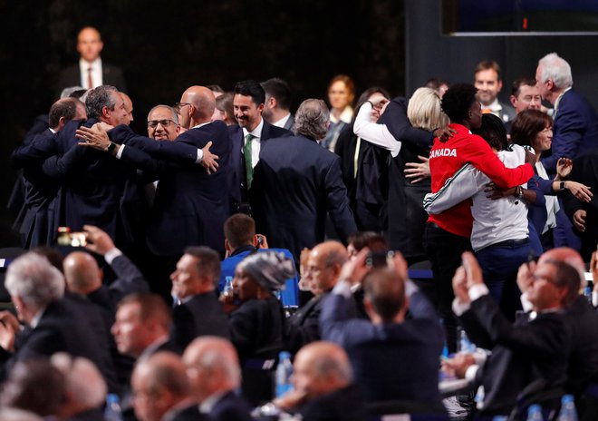 Veselje delegatov skupne kandidature po izboru. Foto Sergej Karpuhin/Reuters