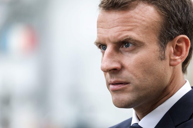 Emmanuel Macron je v torek Italijo obtožil neodgovornega ravnanja v zvezi z ladjo Aquarius. FOTO: Ludovic Marin/AFP