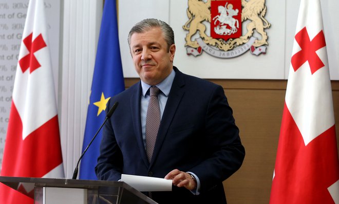 Petdesetletni gruzijski premier Giorgi Kvirikašvili, ki je konec leta 2015 prevzel vodenje vlade, je odstopil tudi zaradi nestrinjanja z vodjo vladajoče stranke Gruzijske sanje. FOTO: AFP
