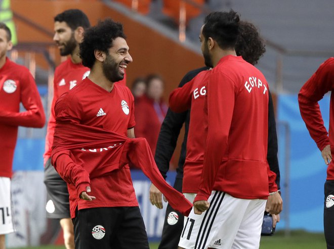 Mohamed Salah, ki danes slavi 26. rojstni dan, je bil na zadnjem treningu pred tekmo z Urugvajem dobro razpoložen. Foto AP