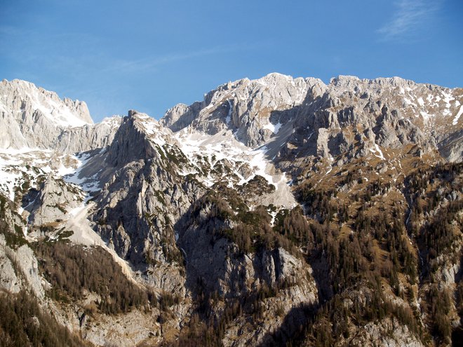Med pohodniki je že veliko Švicarjev, Angležev in Nizozemcev.&nbsp; Alpe Adria Trail je tudi turistični produkt prihodnosti. FOTO: Arhiv Polet