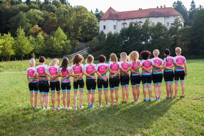 Kolesarjenje nas povezuje in združuje ter veseli, tako da skupaj uživamo na kolesarskih rundah, izletih ter tekmah. Smo pa seveda vedno najlepši del rund.&nbsp;FOTO: Arhiv Polet/Delo