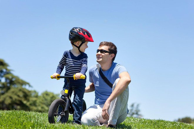 Igrivi stik s prvim kolesom je najboljši recept za dolgo ljubezen med otrokom in kolesom. FOTO: Shutterstock
