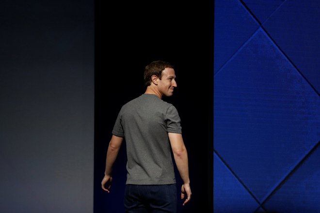 Mark Zuckerberg je po izbruhu afere poniknil in šele po nekaj dneh priznal, da je bil z zadevo seznanjen že leta 2015, ter se javno opravičil. FOTO: Reuters