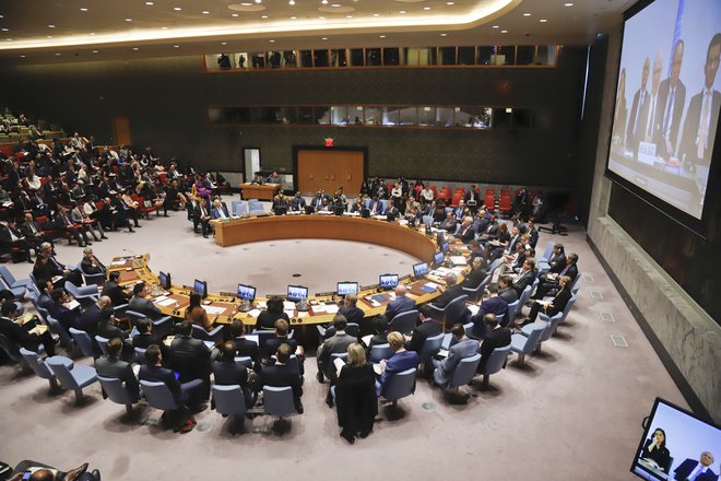 Varnostni svet ZN v torek ni sprejel niti tretjega predloga resolucije o preiskavi nedavnega napada v sirski Dumi, v katerem je bilo po trditvah Zahoda uporabljeno kemično orožje. FOTO: Bebeto Matthews/AP