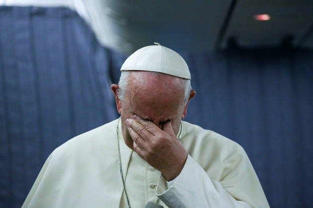 Papež se je v Čilu osramotil zaradi zavajanja sodelavcev. FOTO: Reuters