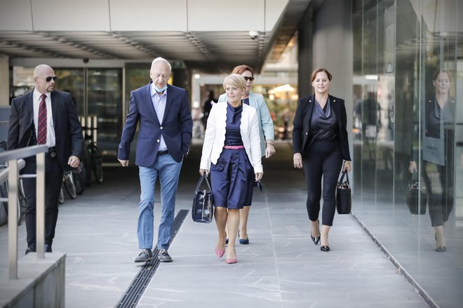 Aleksandra Pivec ob prihodu na izvršni odbor stranke Desus. FOTO: Uroš Hočevar/Delo