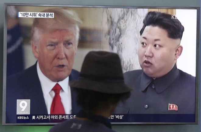 Do srečanja Trump-Kim naj bi prišlo enkrat do junija. FOTO: AP