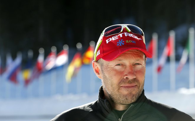 Uroš Velepec se po treh sezonah v Ukrajini vrača v slovenski biatlon. Medtem ko je vodil ukrajinske biatlonke je v olimpijski sezoni sodeloval spet tudi z Jakovom Fakom in ga popeljal do olimpijskega srebra v Pjongčangu. FOTO: Matej Družnik/Delo