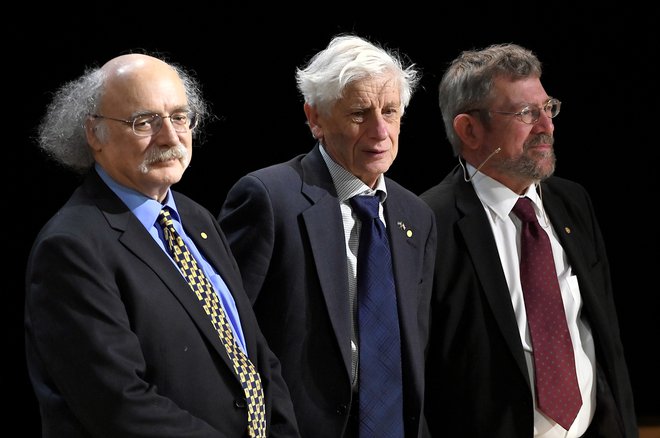 Duncan Haldane, David J. Thouless in Michael Kosterlitz, dobitniki Nobelove nagrade za fiziko leta 2016. FOTO: Reuters