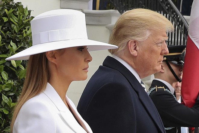 Donald in Melania Trump sta v dneh pred njenimn rojstnim dnem gostila francoskega predsednika Emmanuela Macrona in njegovo ženo Brigitte Macron- FOTO: AP