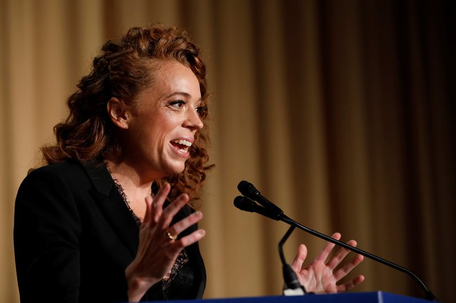 Michelle Wolf je bila še bolj od kolegov prejšnja leta neusmiljena do predsednika ZDA Donalda Trumpa, ljudi okrog njega in medijev. Foto: Reuters