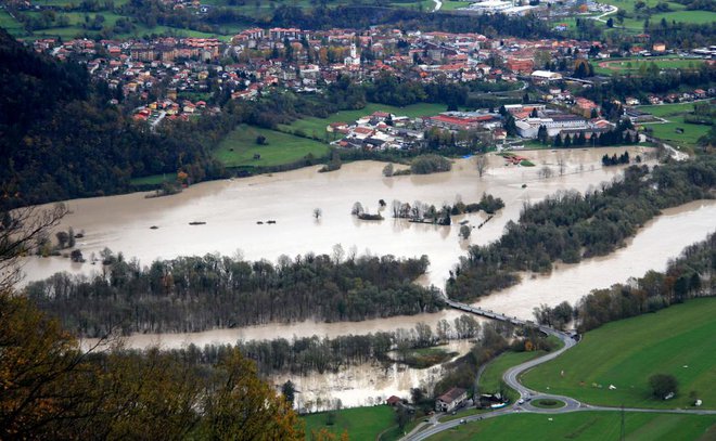 Poplave so leta 2012 prizadele celotno porečje Drave v Sloveniji. FOTO: Tadej Regent/Delo/