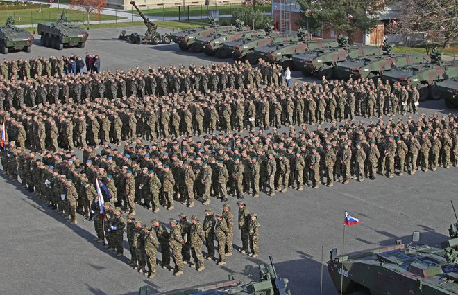 Postroj 72. brigade v čast generalu Maistru in 25-letnica 72. brigade Slovenske vojske 23. 11. 2017 v Mariboru FOTO: Tadej Regent/Delo/