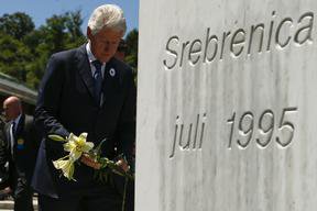 Bill Clinton meni, da bi bili v BiH brez daytonskega sporazuma priča še eni Srebrenici. FOTO: Antonio Bronić/Reuters