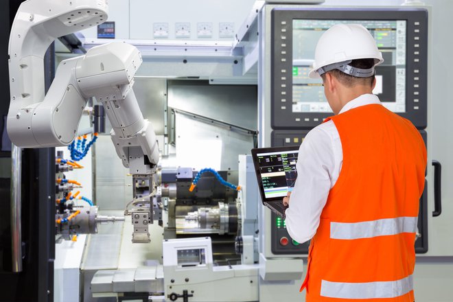 V Sloveniji imajo podjetja 48 robotov na 10.000 zaposlenih. FOTO: Shutterstock