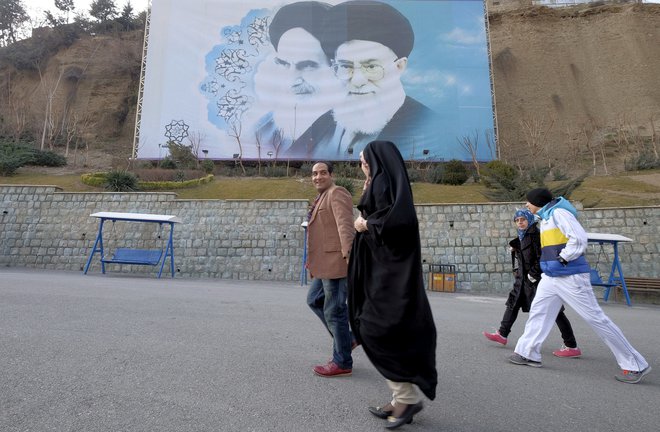 Teheran danes. FOTO Reuters