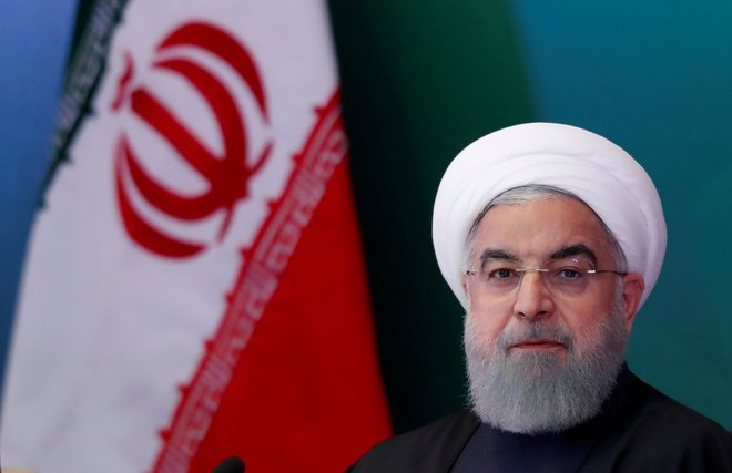 Ponovna mednarodna izolacija Irana pravzaprav pomeni, da se bodo v tej državi nujno spet okrepile &raquo;trde&laquo; skrajne politične sile, kar lahko vodi do spremembe režima in zmanjšanje moči prozahodne politike predsednika Rohanija. FOTO: Reuters
