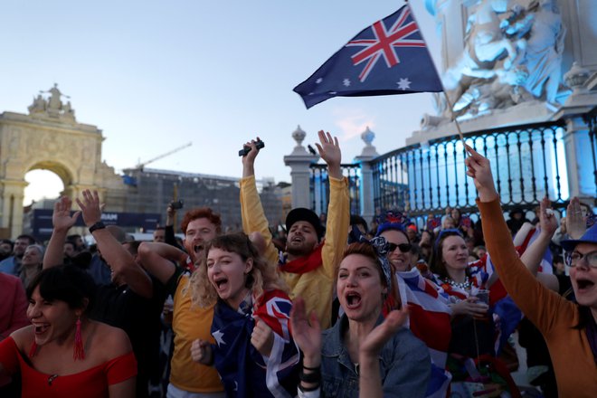 Skupina strokovnjakov je odkrila, da so ljudje štiri odstotke zadovoljnejši s svojim življenjem, če se njihova država uvrsti v finale Evrovizije. FOTO: Rafael Marchante/Reuters