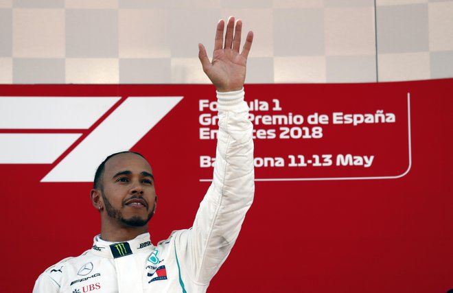 Lewis Hamilton je drugič zapored zmagoslavno dvignil roko. Foto&nbsp;Manu Fernandez/AP
