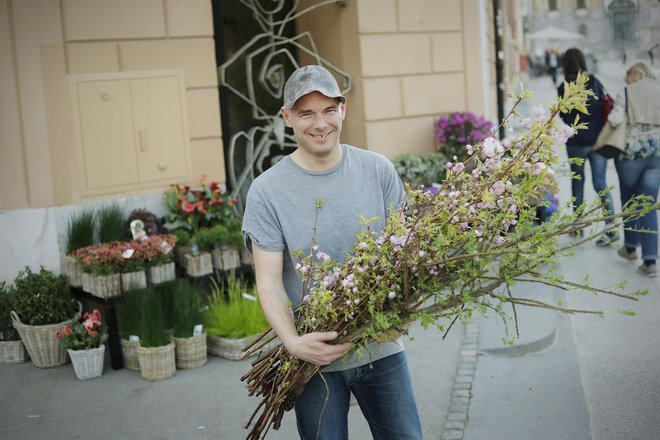 Tomaž Smrtnik, lastnik cvetličarne Emporia na Kongresnem trgu FOTO: Leon Vidic/delo/All