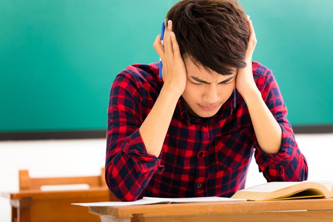 Najstnik ima težave z učenjem, a pomoči ne želi sprejeti. FOTO Getty Images/iStockphoto