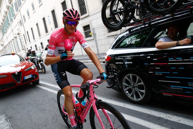 Chris Froome je na vsakem koraku v središču pozornosti kolesarskega sveta. Foto AFP