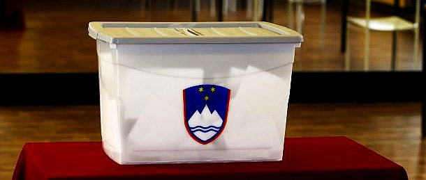 Izidi predčasnega glasovanja tokrat prvič ne bodo znani že takoj po zaprtju volišč v nedeljo ob 19. uri. FOTO: Blaž Samec/Delo