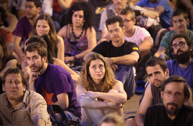 Udeleženci predavanja o razmerah v družbi in krizi na trgu Puerta del Sol v Madridu FOTO: Jure Eržen/Delo&nbsp;