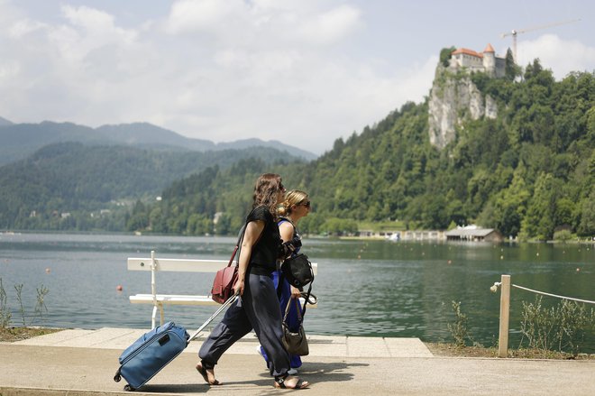 Zelo priljubljena turistična točka je Bled.FOTO: Leon Vidic/Delo