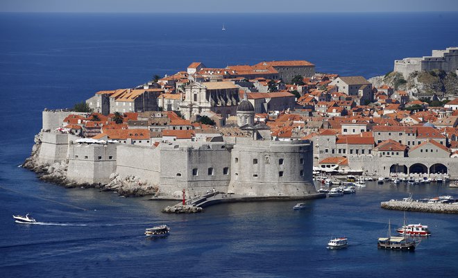 Lani so v Dubrovniku (na fotografiji) cepili 55 odstotkov otrok. FOTO: Reuters
