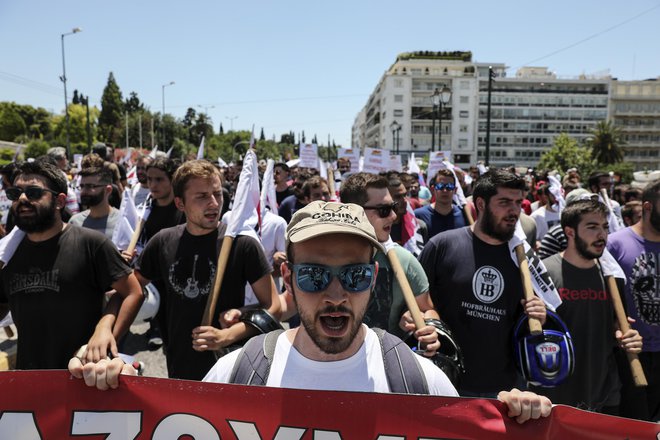Grki se še naprej upirajo varčevalni politiki. FOTO: AP