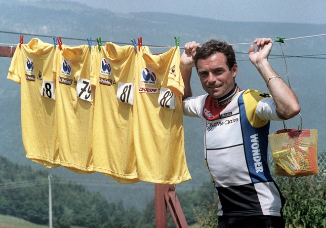 Bernard Hinault in njegove štiri rumene majice, takrat je na peto še čakal. FOTO: Afp