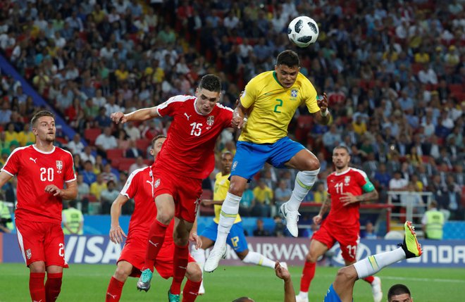Thiago Silva je potrdil brazilsko zmago. Foto Grigor Dukor/Reuters