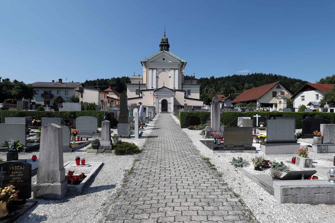 Župnija Ljubljana - Šentvid je upravni enoti že posredovala vlogo za sporazumno ureditev razmerja na šentviškem pokopališču. FOTO: Igor Mali