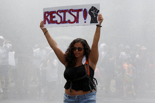 Eden največjih protestov je v prestolnici Washington, kjer so se demonstranti zbrali v parku poleg Bele hiše.&nbsp;FOTO: Reuters