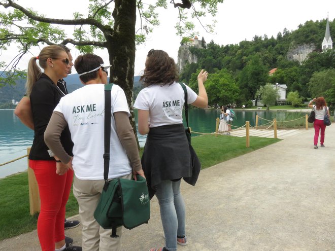 Informacije o Bledu in Sloveniji bodo turistom poleti na voljo tudi na blejski promenadi. FOTO: Blaž Račič