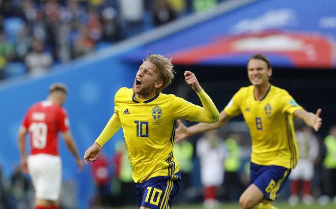 Švedi slavijo Emila Forsberga. Foto: AP