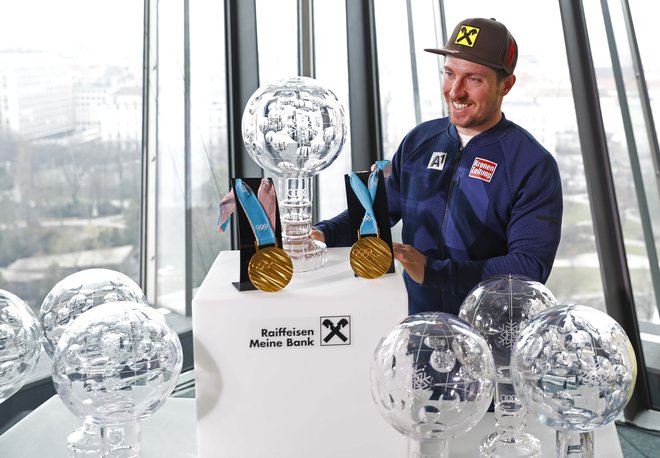 Marcel Hirscher si bo leto 2018 zapomnil po rekordnem sedmem velikem globusu, dveh zlatih olimpijskih kolajnah, poroki in naraščaju, ki bo na svet privekal jeseni. FOTO: Leonhard Foeger/Reuters