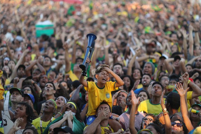 Nogomet je v Braziliji prava svetinja, Fifa pa si želi, da bi bilo tako tudi na Kitajskem, v Indiji ... FOTO: Reuters