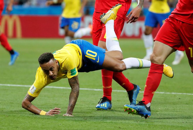 Neymarjeve poteze so sprožile val posmeha in tudi zgražanj. Foto Toru Hanai/Reuters