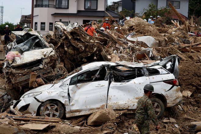 Poplave so že označili za najhujšo vremensko nesrečo v več kot treh desetletjih. FOTO: Reuters