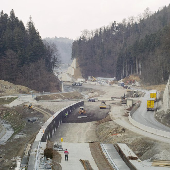 Euro-Asfalt je avtocestni odsek končal tri mesece pred rokom. Foto Euro-asfalt