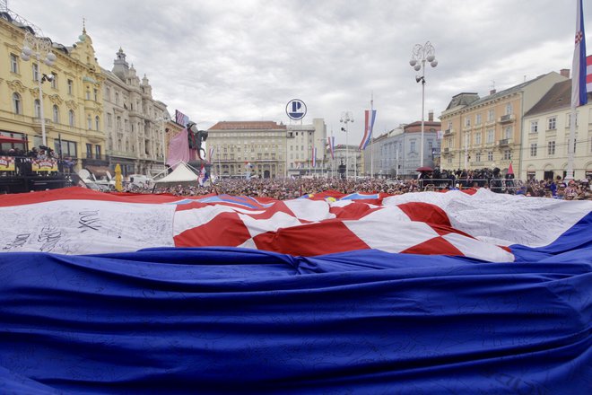 Navijači v Zagrebu FOTO: Voranc Vogel/Delo