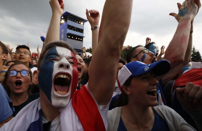Francozi se veselijo zmage. FOTO: Sergei Karpukhin/Reuters