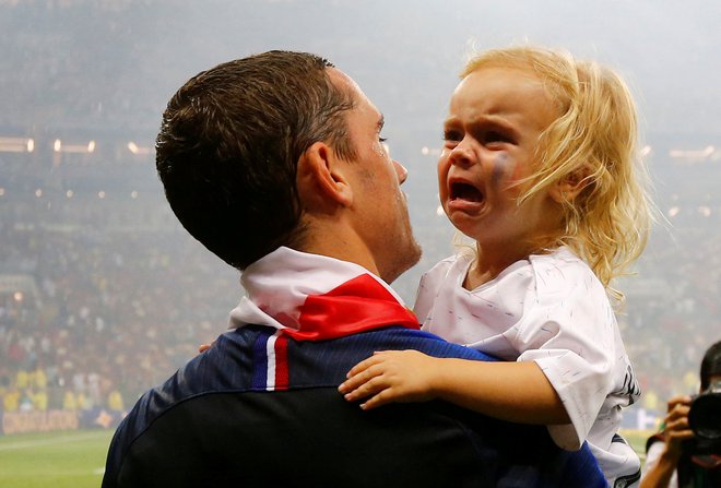 Hčerka Mia bo šele čez nekaj let razumela, kaj je 15. junija 2018 uspelo očetu Antoinu. FOTO: Reuters