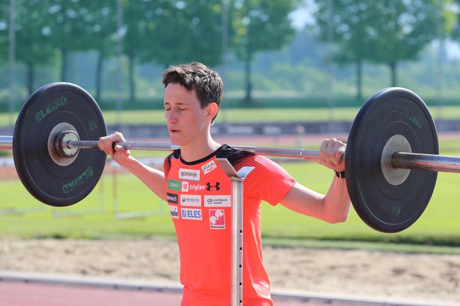 Peter Prevc mora še enkrat na operacijsko mozo. FOTO: Tomi Lombar/Delo