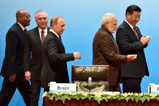 Voditelji Bricsa Jacob Zuma, Michel Temer, Vladimir Putin, Narendra Modi in Xi Jinping lani na Kitajskem FOTO: Reuters