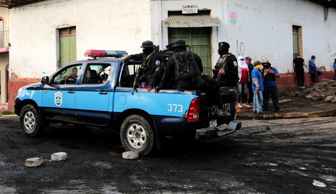 Pripadniki nikaragovskih specialnih enot v Monimbóju, Masaya. FOTO: Oswaldo Rivas/Reuters