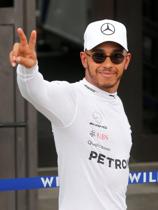 Lewis Hamilton naj bi v naslednjih dveh sezonah skupaj zaslužil več kot 100 milijonov evrov in bo najbolje plačani športnik na svetu. Foto: Reuters